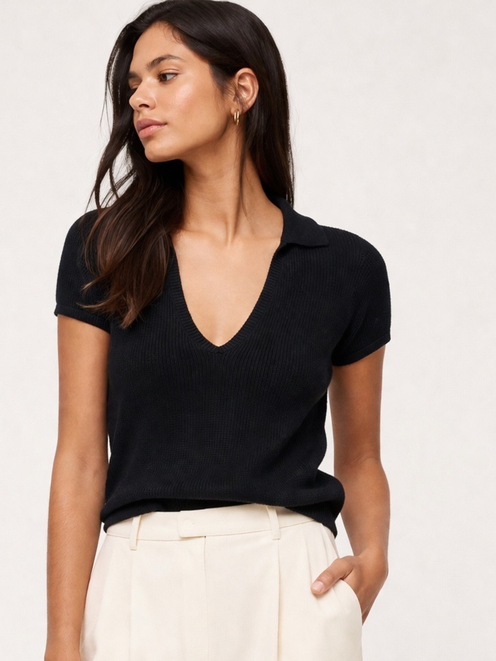 Aritzia Wilfred V-Neck Knit Short Sleeve Polo Sweater  Sz Small